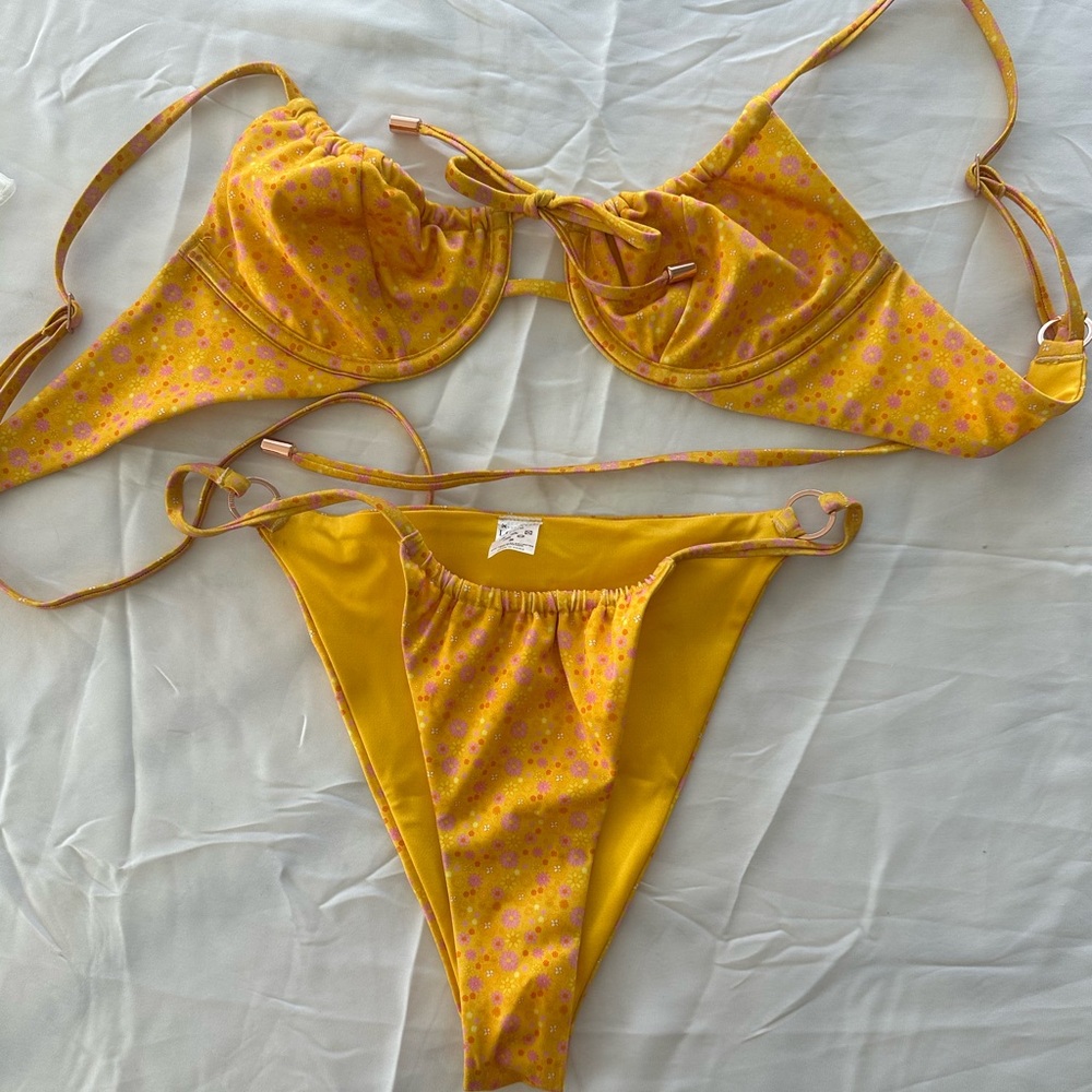 LOUNGE FLORAL BIKINI